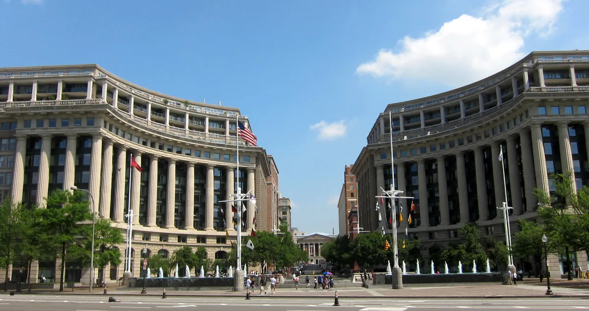 Washington DC Highlights Tour with Top Landmarks and Memorials