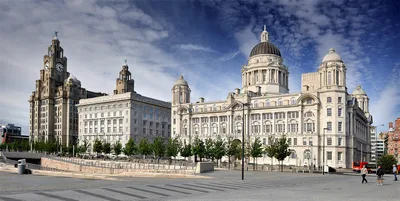 Liverpool Blue Route Bus Tour: City Landmarks and Beatles Sites with Live Music