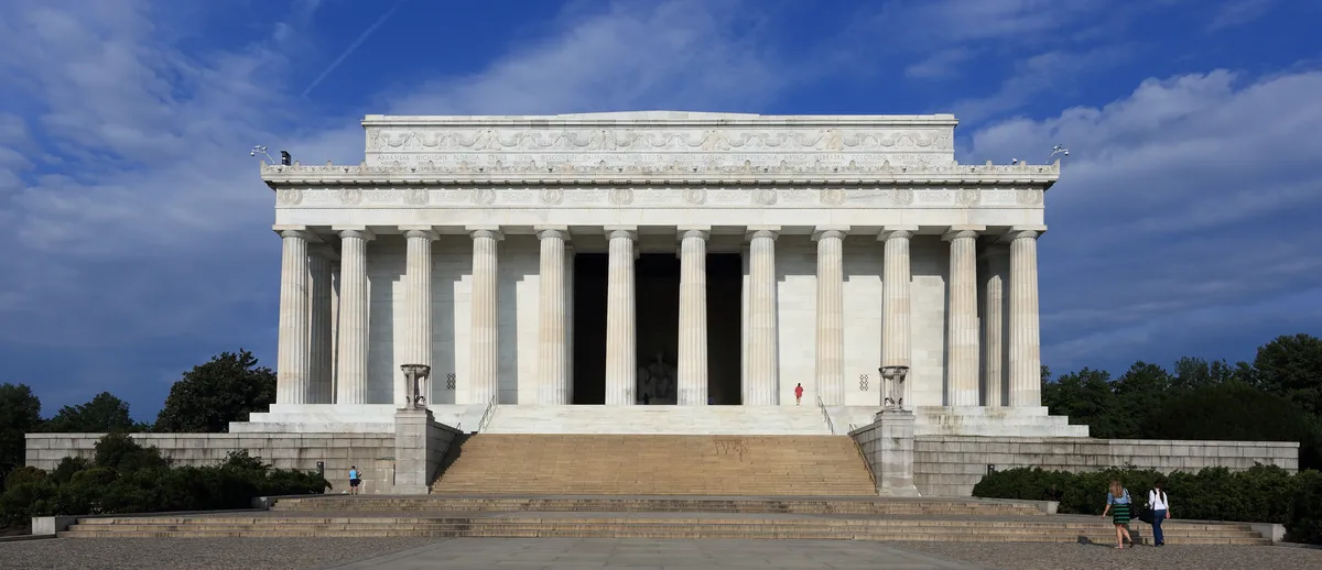 Celebrate 250th: Washington Monument Ticket and National Mall Small-Group Walking Tour in Washington DC