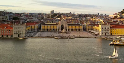 Lisbon Private City Tour: Praça do Comércio, Bairro Alto & São Roque
