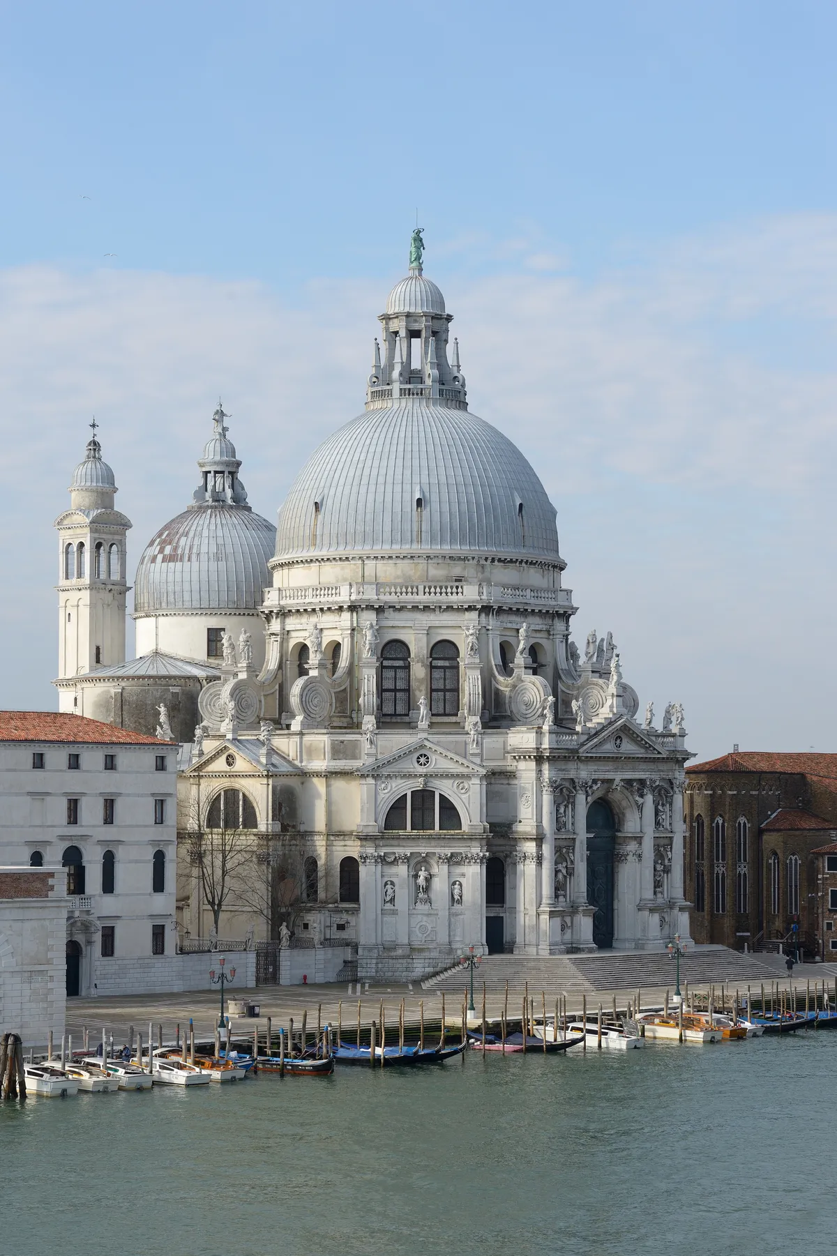 Venice 30-Minute Shared Gondola Ride with Basilica di Salute and Teatro La Fenice