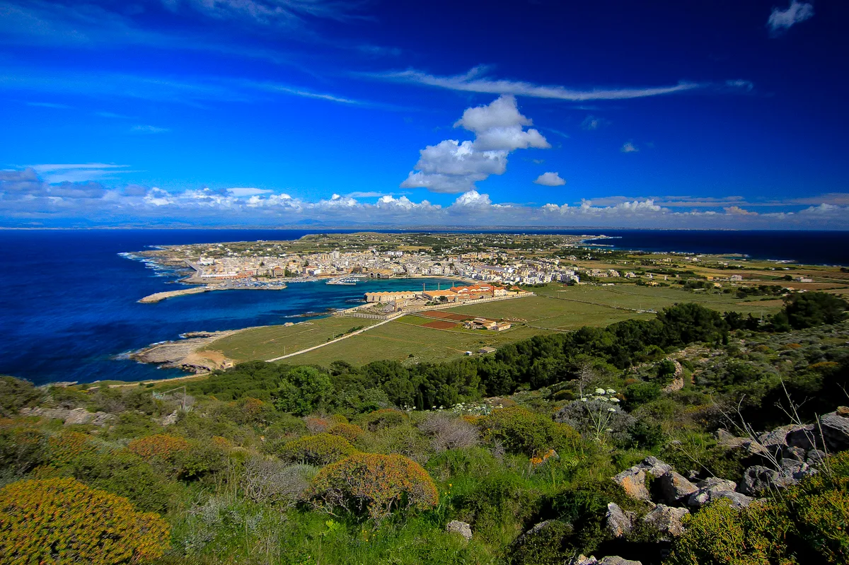 Egadi Islands Boat Tour: Favignana and Levanzo with Lunch from Trapani