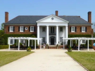 Boone Hall Plantation Admission & Tour with Transportation from Charleston