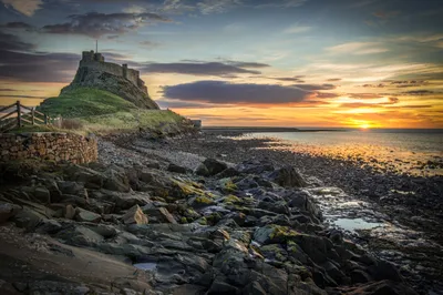 Edinburgh Day Trip to Holy Island, Alnwick Castle & Kingdom of Northumbria