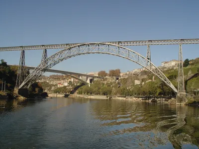 Porto 2-Hour Luxury Yacht Cruise with Wine Tasting and Snacks