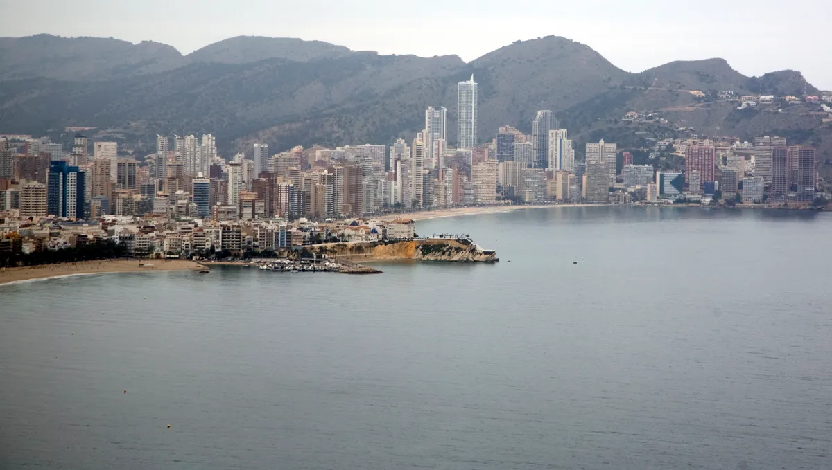 Kayak and Snorkel Excursion to Cova Tallada in Benidorm