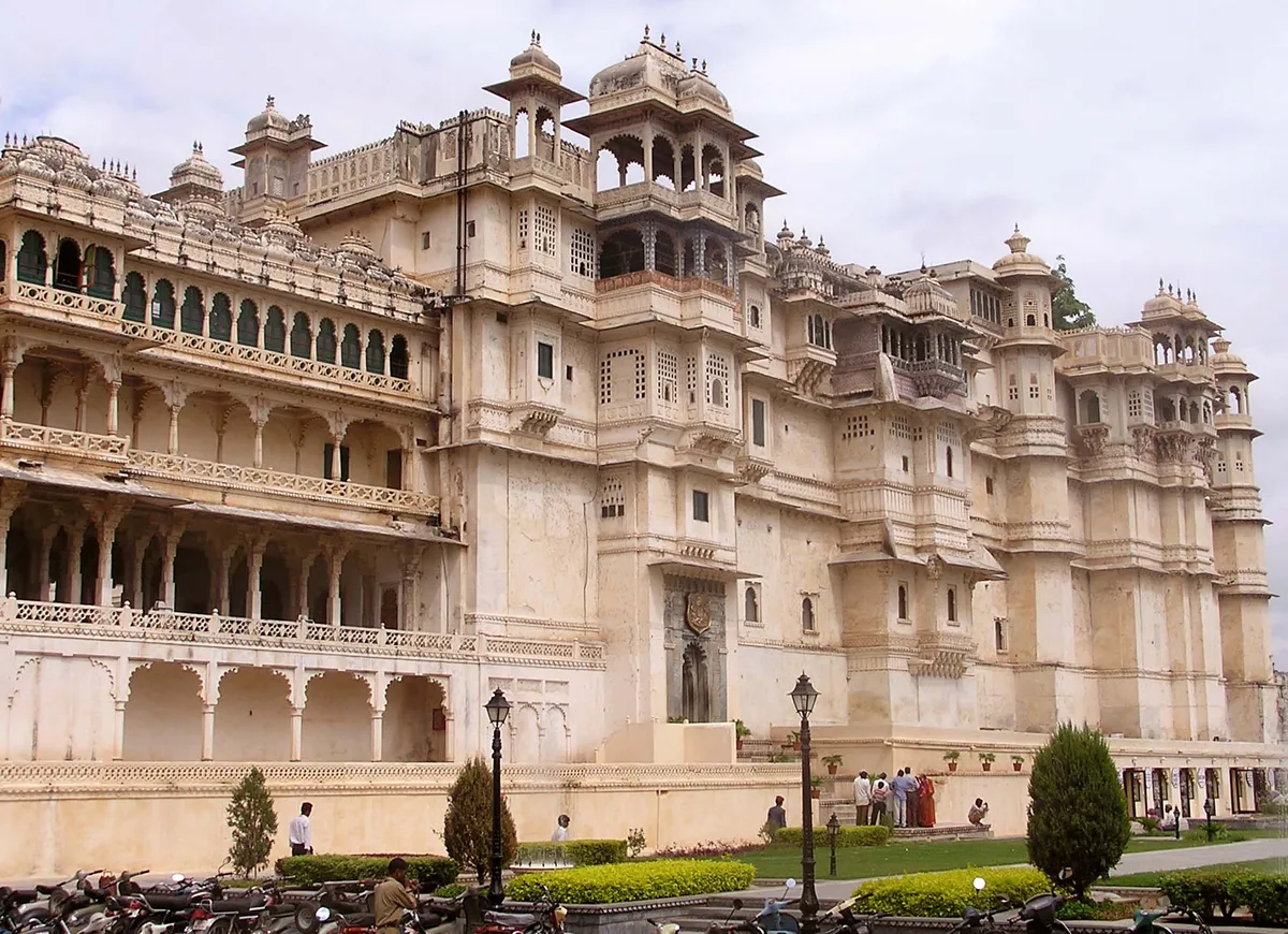 Full-Day Private Udaipur Sightseeing Tour with Optional Guide