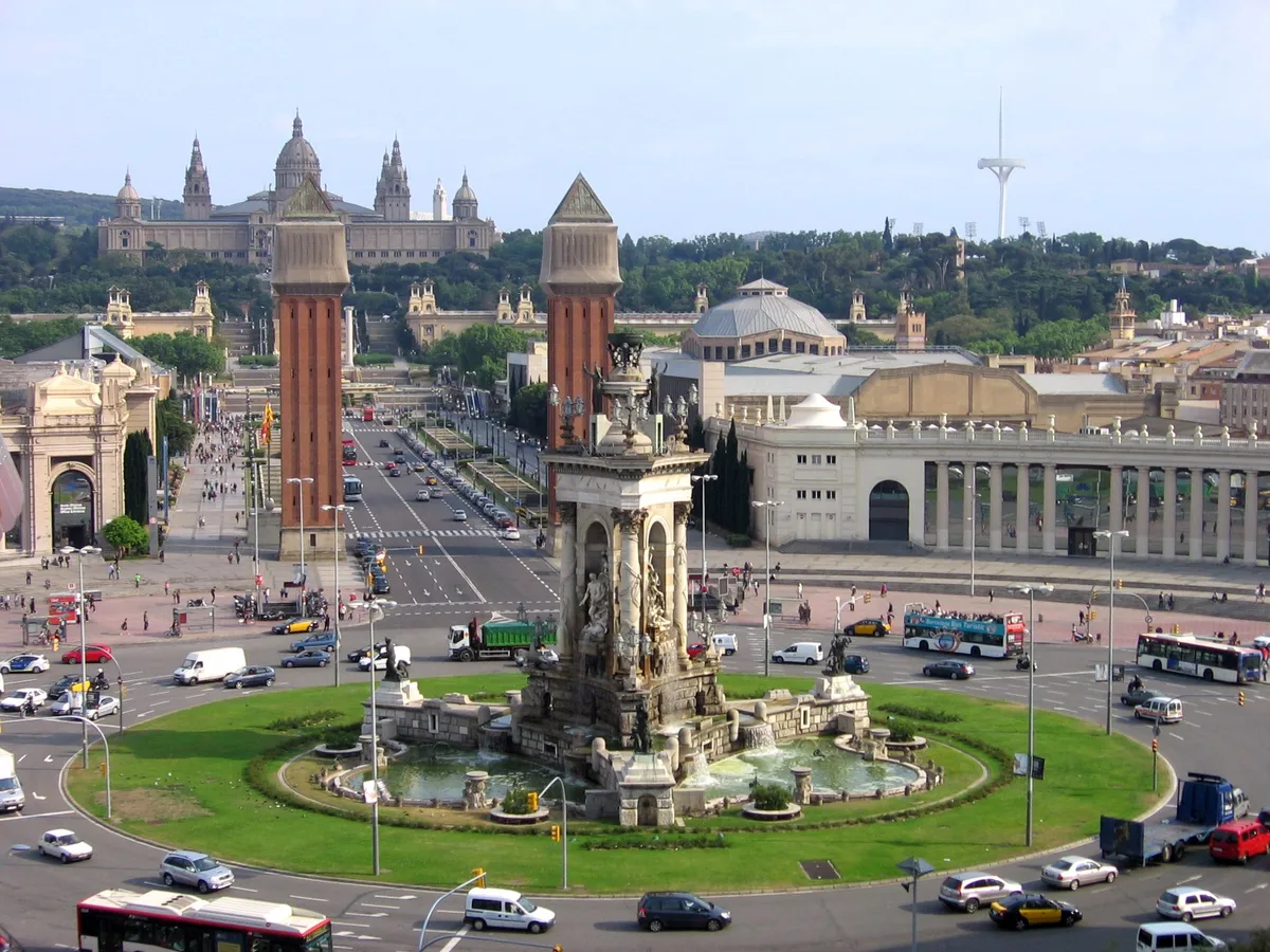 Barcelona Sagrada Familia 90-Minute Guided Tour with Priority Access