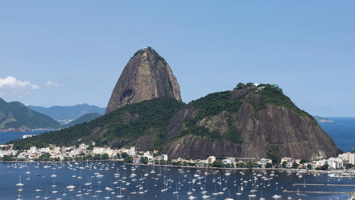 Rio de Janeiro 8-Hour City Tour with Christ the Redeemer and Sugarloaf Cable Car Tickets and Lunch Included