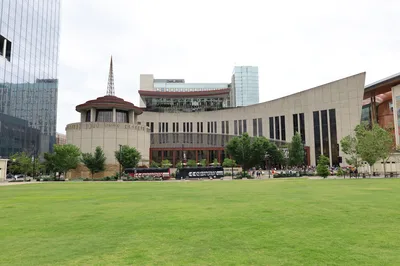 Nashville 90-Minute Sightseeing Tour by Golf Cart including Country Music Hall of Fame, Music Row, and Ryman Auditorium