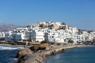 Naxos and Paros Shared All-Inclusive 7-Hour Catamaran Day Cruise with Lunch