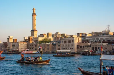DhowStar 2-Hour Dinner Cruise on Dubai Creek with Live Entertainment