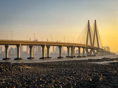 Mumbai Street Food and Evening Bazaar Walking Tour with Local Train Ride
