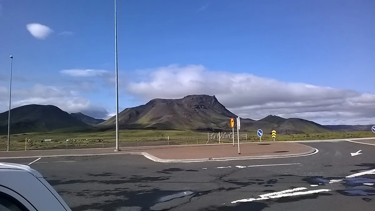 Golden Circle, Bruarfoss Waterfall & Kerid Crater Minibus Day Trip from Reykjavik