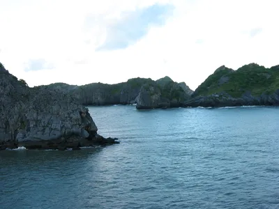 Full-Day Boat Trip to Lan Ha Bay and Ha Long Bay from Cat Ba