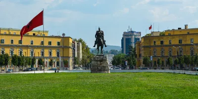 Tirana Local Food Experience and 3-4 Hour Walking Tour