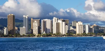 Oahu 9-Hour Circle Island Bus Tour Including Byodo-In Temple and North Shore Lunch