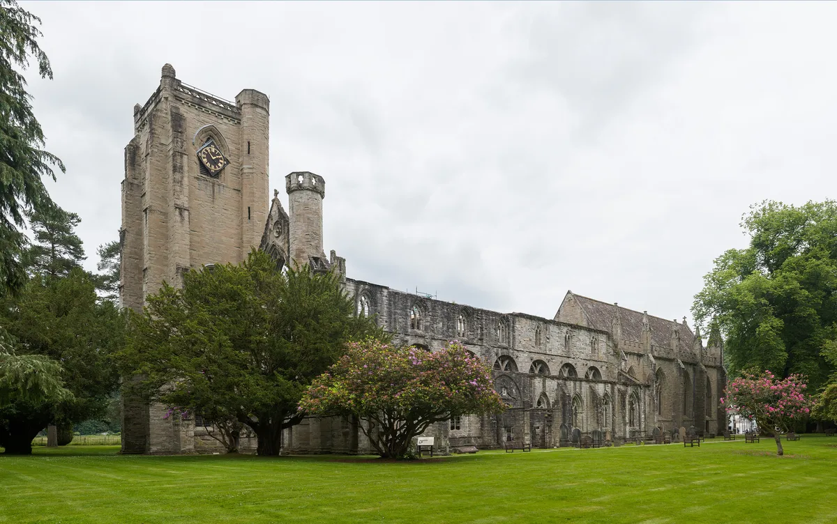 Scottish Highlands Lochs, Glens & Whisky Day Tour Including Admission