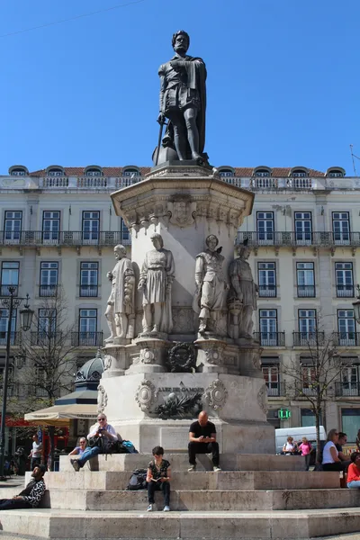 Lisbon Pub Crawl with Open Bar, Shots and VIP Club Entry