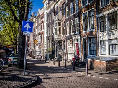 Amsterdam Dinner Canal Cruise: 4-Course Meal with Drinks, 2 Hours