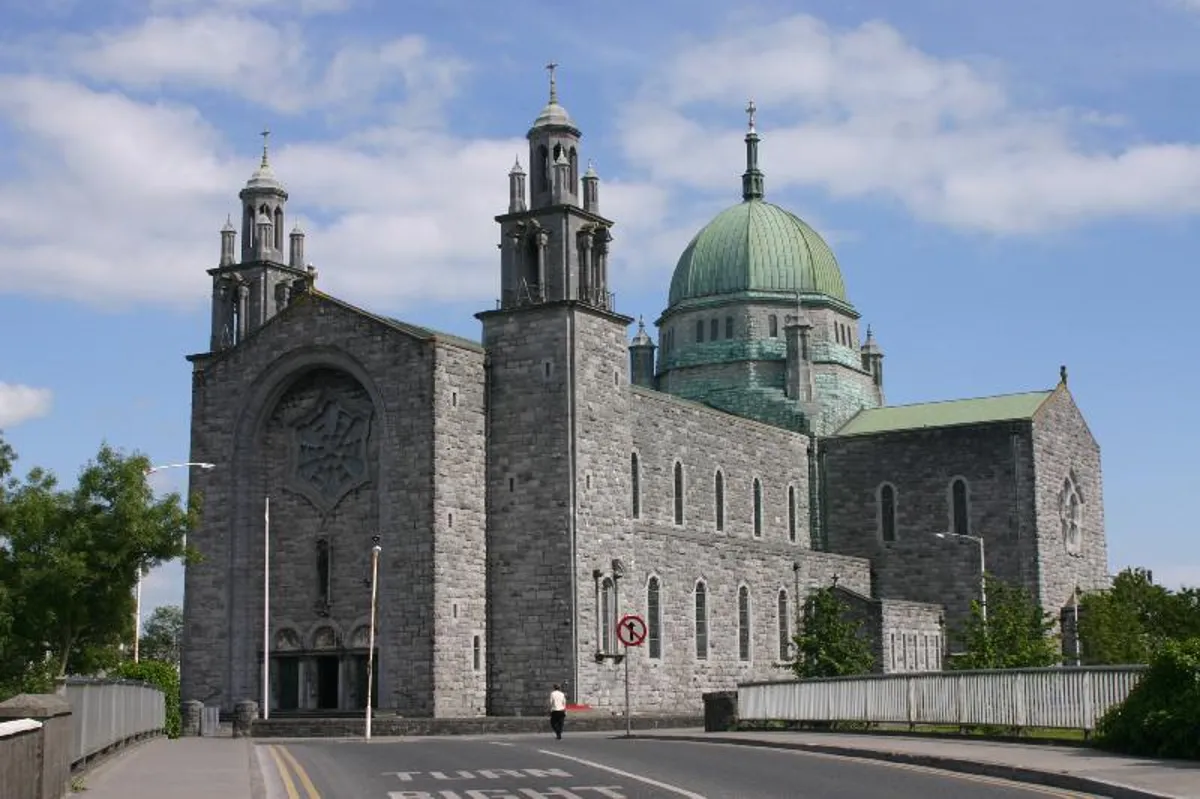Galway City Walking and Tasting Tour with Traditional and Contemporary Food