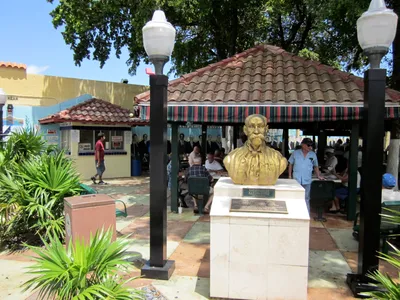 Little Havana Walking Food Tour with Cuban Dishes Tasting in Miami
