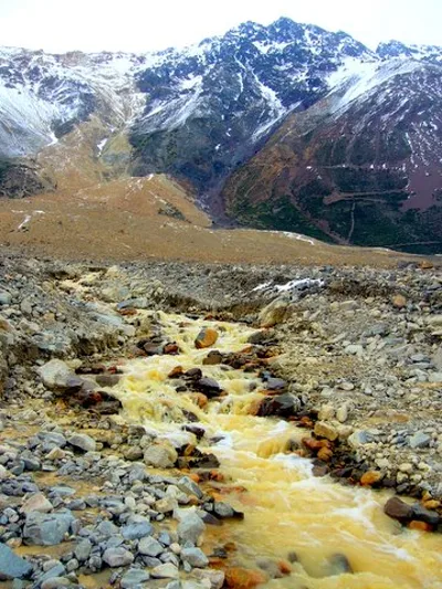 Cajón del Maipo and Embalse El Yeso Full-Day Tour with Traditional Folk Picnic