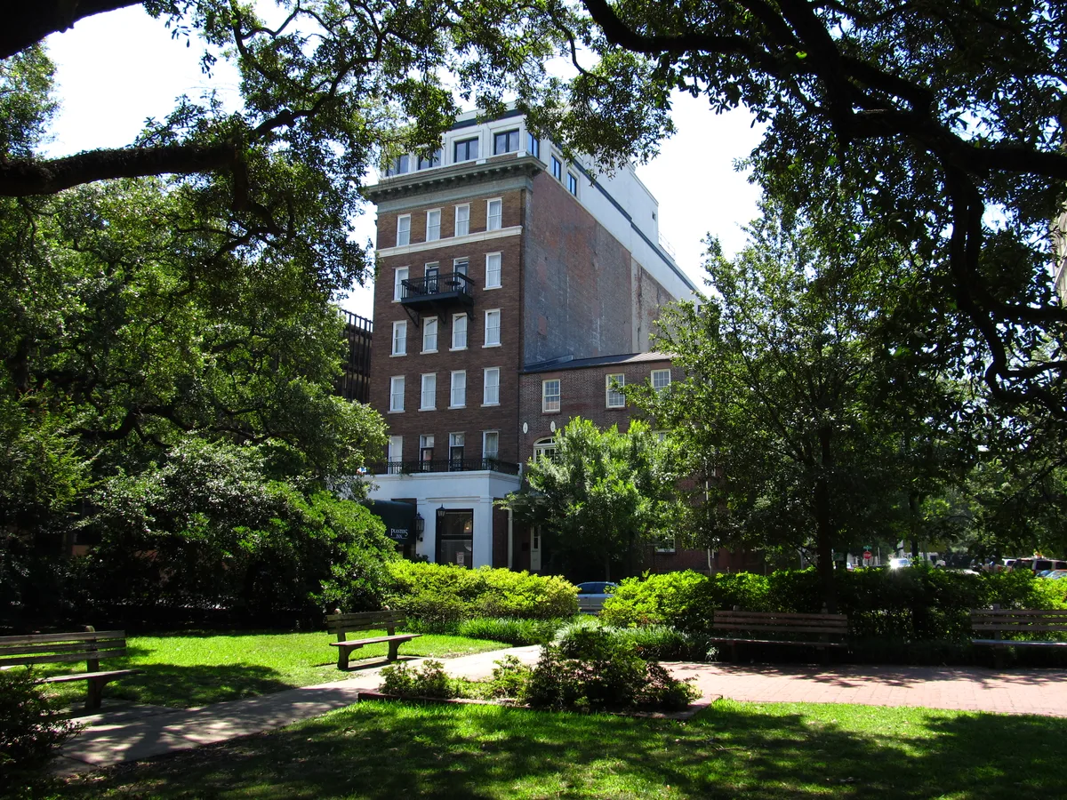 Savannah Midnight in the Garden of Good & Evil Narrated Walking Tour