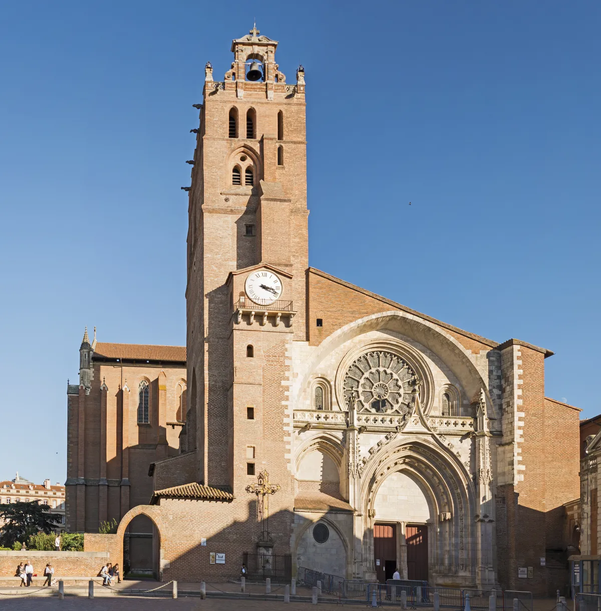 Toulouse 3-Hour Bike Tour Including Saint-Etienne Cathedral and Canal du Midi