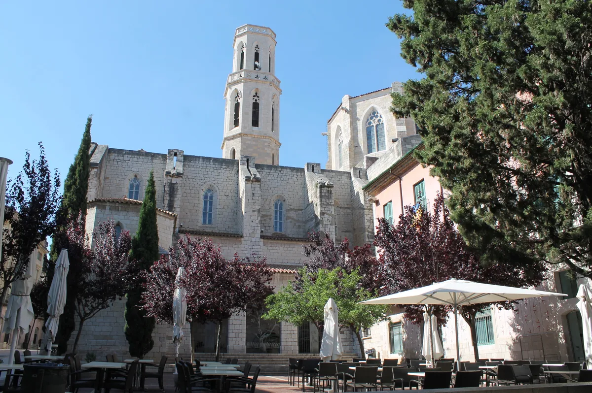 Costa Brava Kayaking and Snorkeling Tour of Sea Caves from Figueres