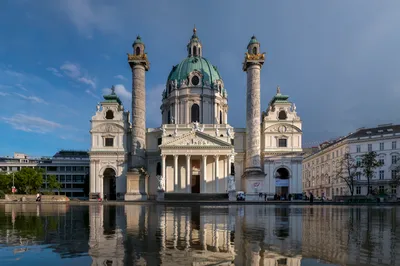 Vienna Food Tour with Lunch, Street Food, and 3 Drinks