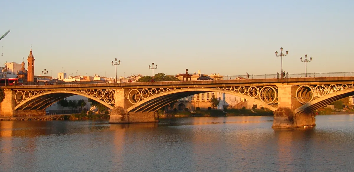 Welcome Tour of Seville in Private Eco Tuk Tuk with Local Guide