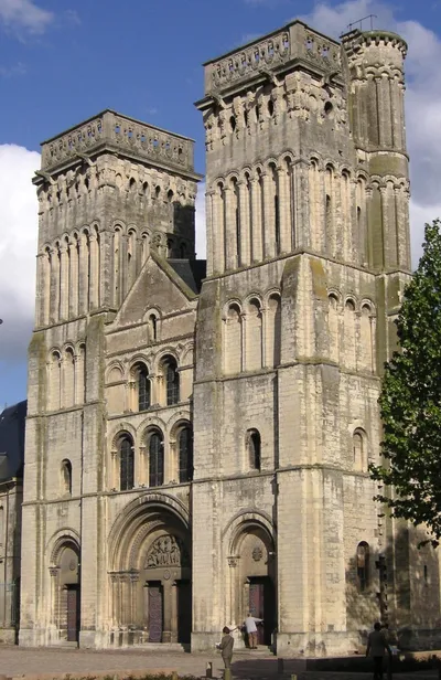 Caen Small Group Guided D-Day Tour and Mémorial de Caen Museum