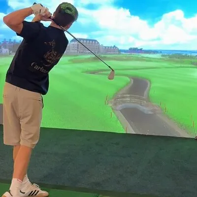 Indoor Golf & Bar