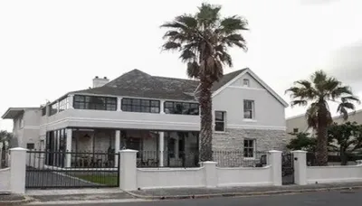 Muizenberg Guestique
