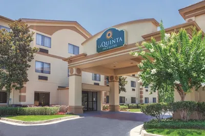 La Quinta Inn & Suites by Wyndham Jackson Airport