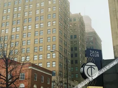 Tulsa Club Hotel, Curio Collection by Hilton