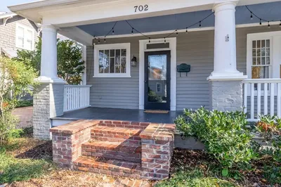 Magnolia Manor - Private Backyard - Close to Downtown