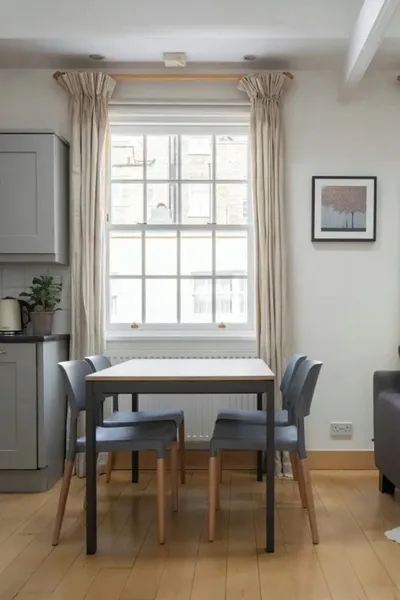 Bathurst Mews III by Onefinestay