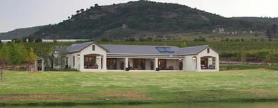 Under Oaks Guesthouse