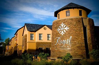 Tayfin Royale Hotel & Restaurant