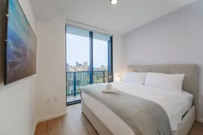 Luxury & Stylish Studio Next to Bayside