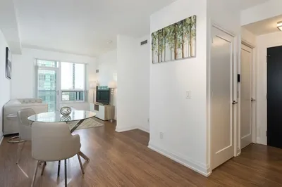 Diamond Vacation Homes - Yonge Sheppard