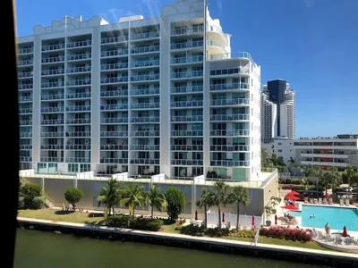 Marina Bay Club