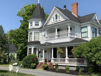 By The River Bed&breakfast