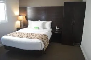 Holiday Inn Express & Suites Oshawa Downtown By IHG
