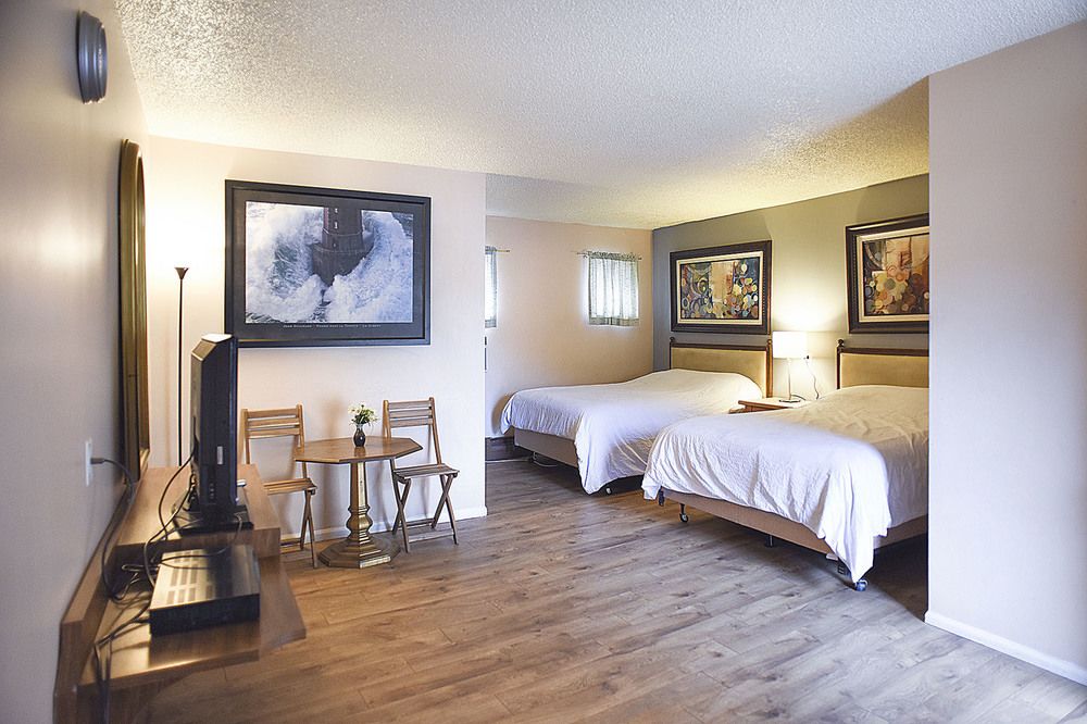 H & H Motor Lodge