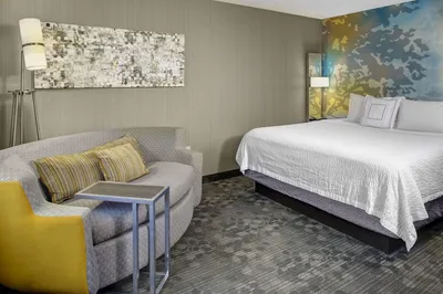 Courtyard by Marriott Cleveland Airport South