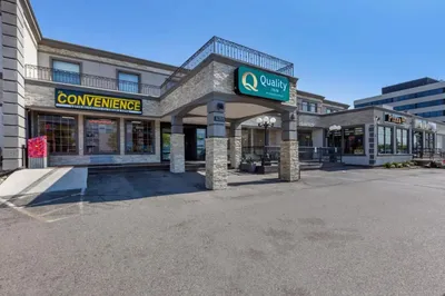 Econo Lodge Inn & Suites Toronto Airport