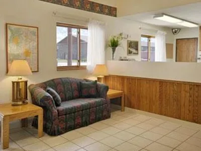 Super 8Longmont/Del Camino